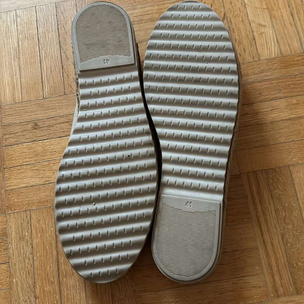 Tyche - Picture 4 of 12